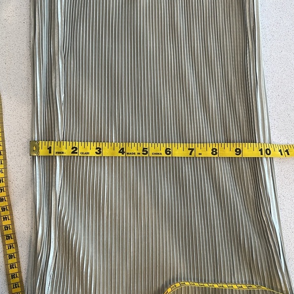 Light Green Pleated Palazzo Pants – Elastic Waist - Size M - Inseam 33” - Picture 11 of 11